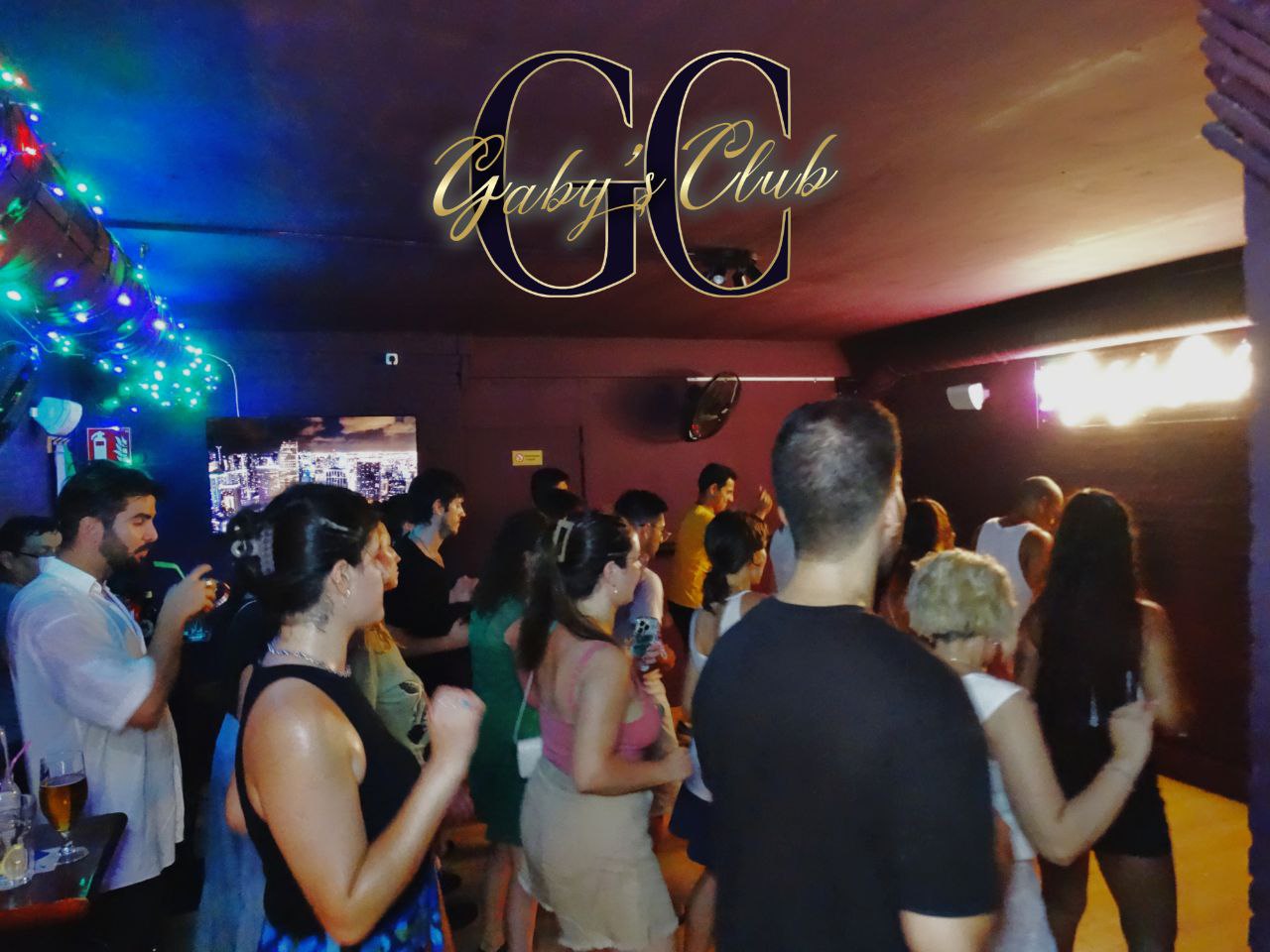 Pista llena en Gaby's Club